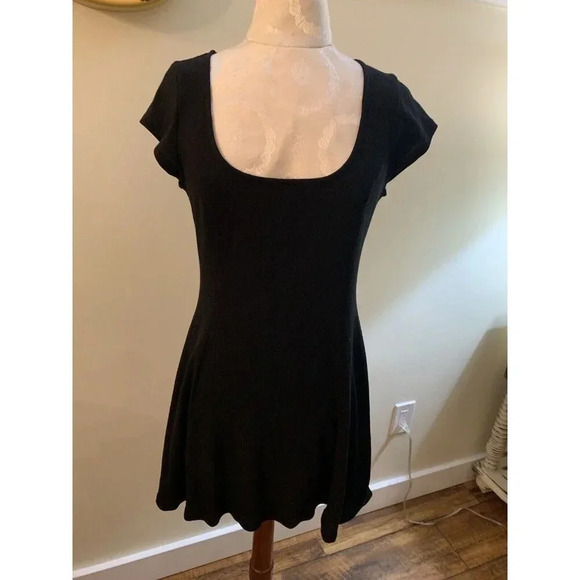 Tobi Dresses & Skirts - NWOT Tobi black dress M